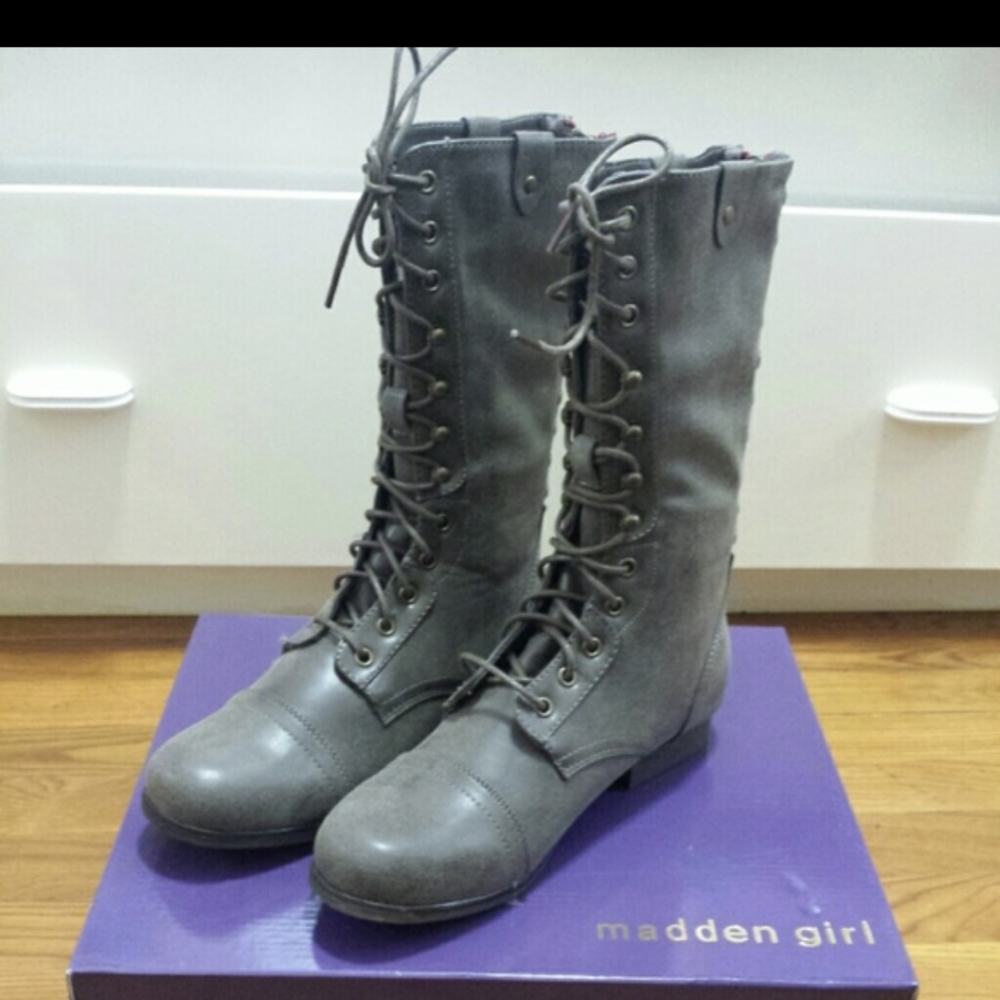 Madden Girl Galeriaa